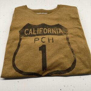 Banana Republic graphic tee